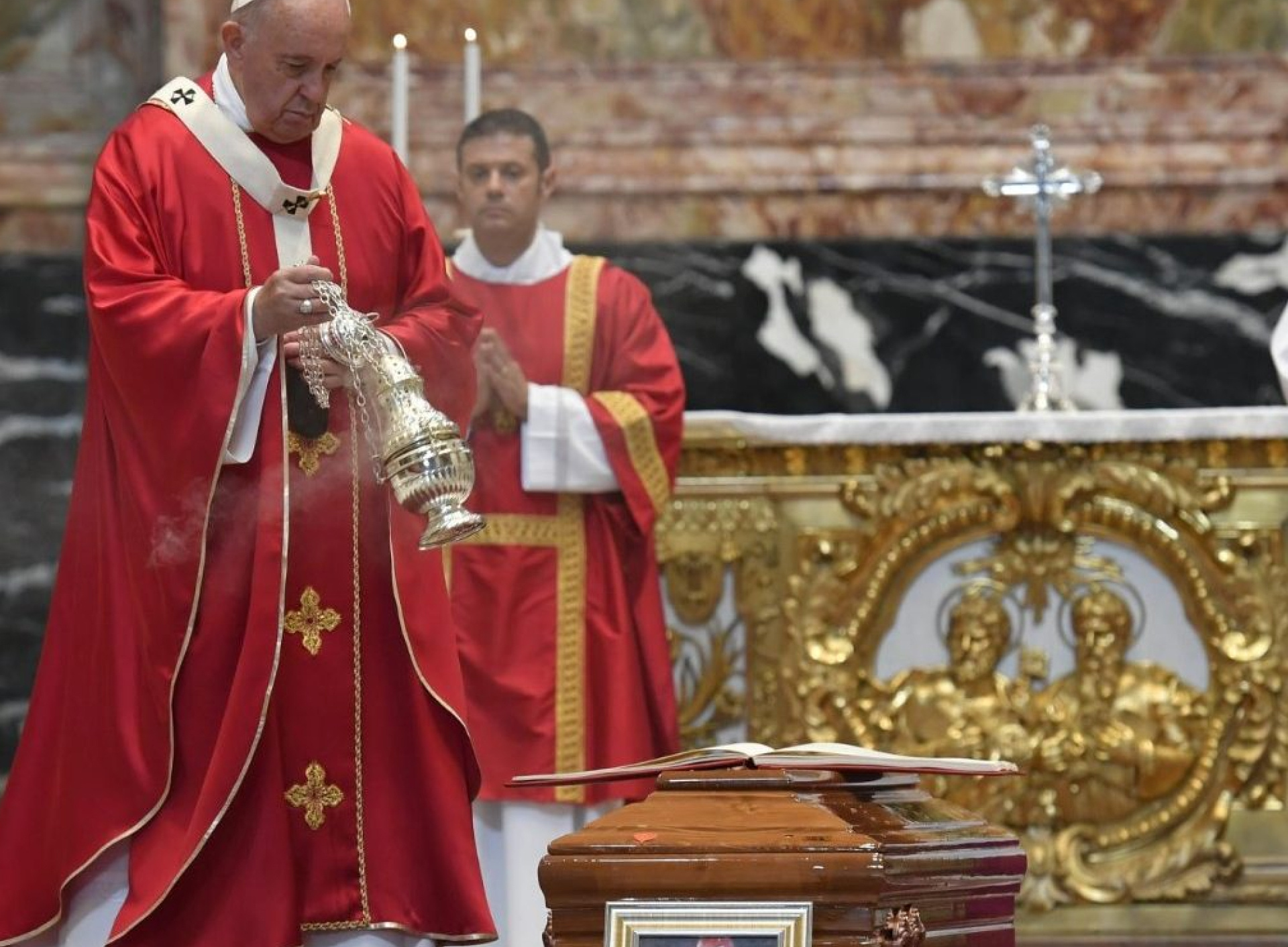 Exequias Fuera De Parroquia